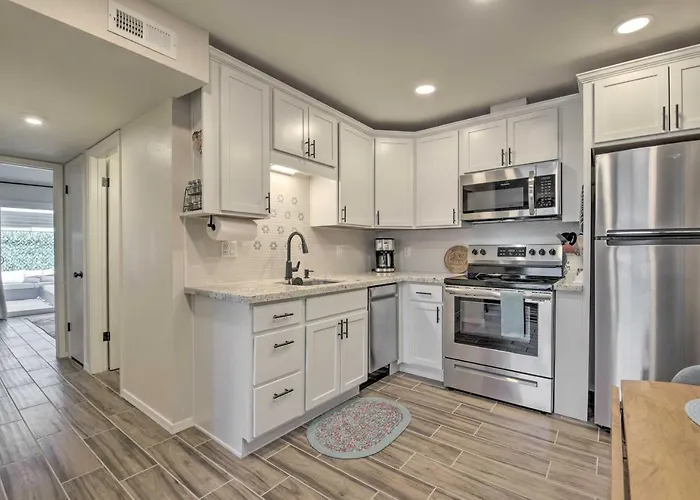 Walk To Old Town! Nurse-ready Apartment Scottsdale