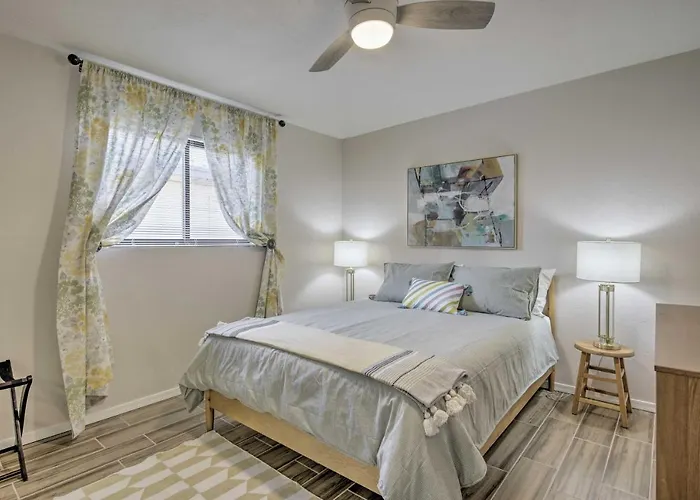 Walk To Old Town! Nurse-ready * Scottsdale