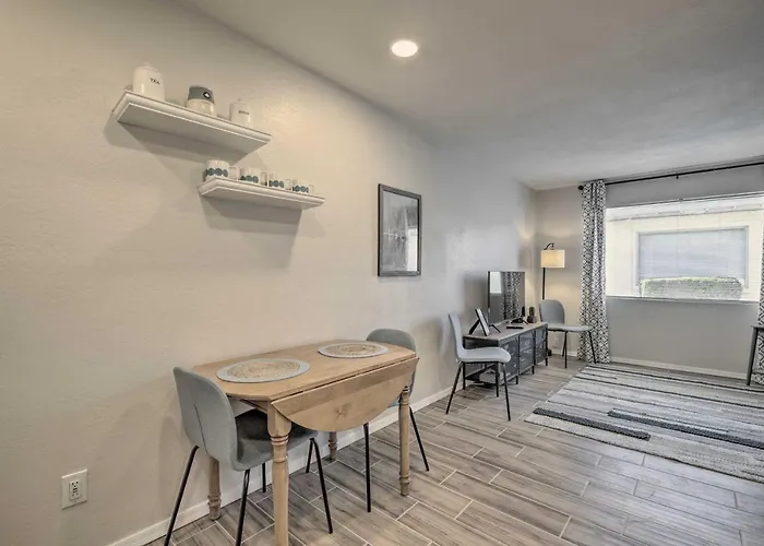 Walk To Old Town! Nurse-ready Apartament *