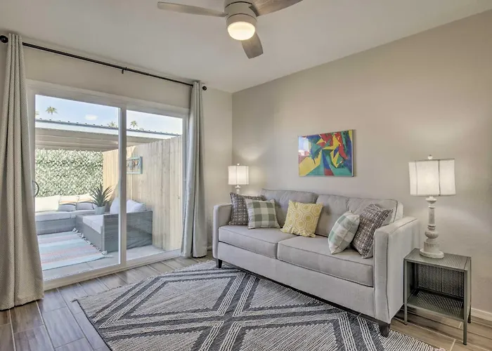 Walk To Old Town! Nurse-ready Apartment Scottsdale